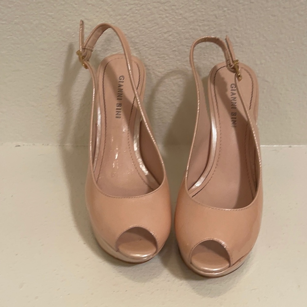 Gianni Bini Pink Pearlized 5”heels.